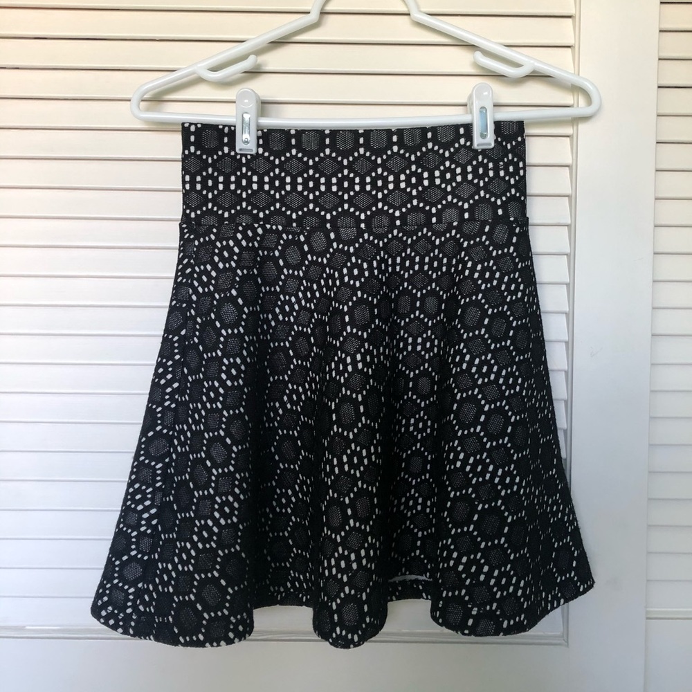 High Waisted Black & White Patterned Skirt